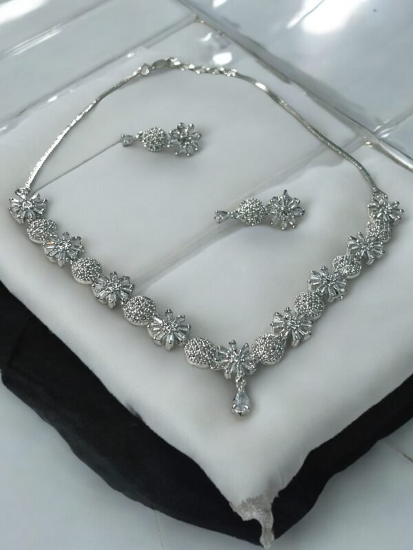 American Diamond Sleek Necklace